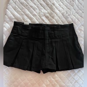 Pleated micro mini skort - black size small! Like new!